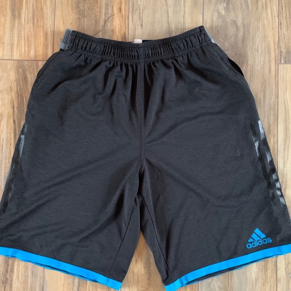 Workout shorts - Picture 2 of 2